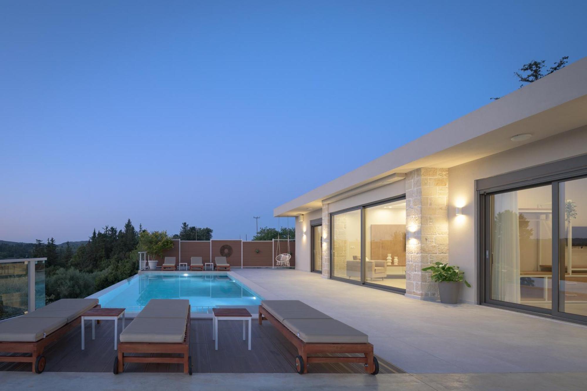 חאניה Reflection Villa, With Heated Pool, Close To Sea, By Thinkvilla מראה חיצוני תמונה